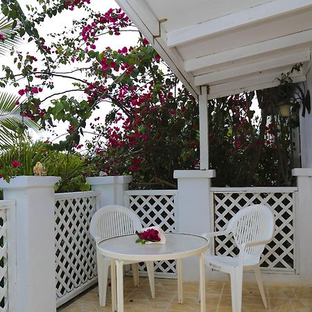 Tingum Village Hotel Dunmore Town Экстерьер фото